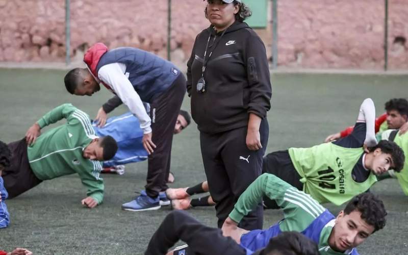 اولین مربی زن در فوتبال مردان مراکش/فیلم