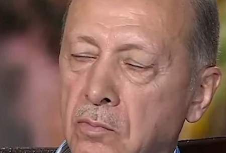چرت زدن اردوغان در حین مصاحبه زنده تلویزیونی!