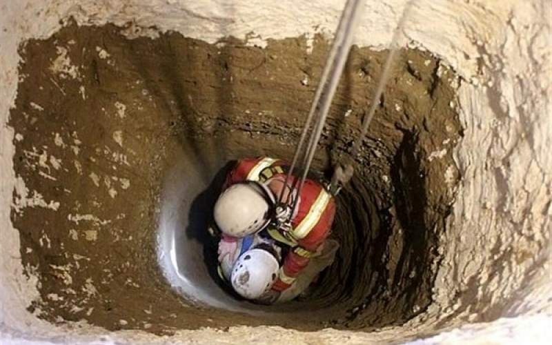 حبس سه کارگر چاه کن در عمق ۲۰متری چاه