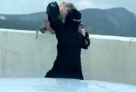 حمله میمون به یک زن در عربستان/فیلم