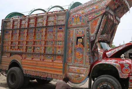 هنر «نقاشی کامیون» در پاکستان  <img src="https://cdn.baharnews.ir/images/picture_icon.gif" width="16" height="13" border="0" align="top">