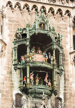 راتهاوس کلاکنزپیل (Rathaus-Glockenspiel) در مونیخ آلمان: این جاذبه زیبای توریستی در سال 1908 در شهر مونیخ ساخته شد.