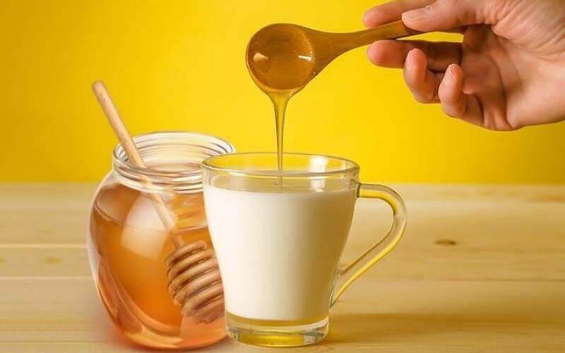 آیا شیر گرم و عسل ترکیبی سمی است؟