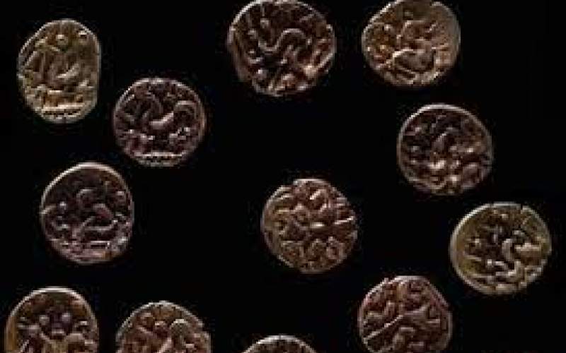 کشف سکه‌های طلای ۲ هزار ساله /فیلم