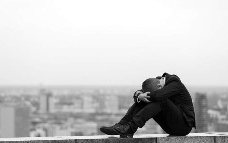 تفاوت غمگین بودن و افسردگی چیست؟
