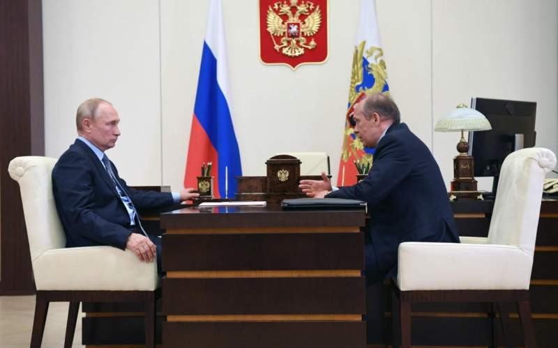 ولادیمیر پوتین با الکساندر بورتنیکف، رئیس سرویس امنیت فدرال روسیه