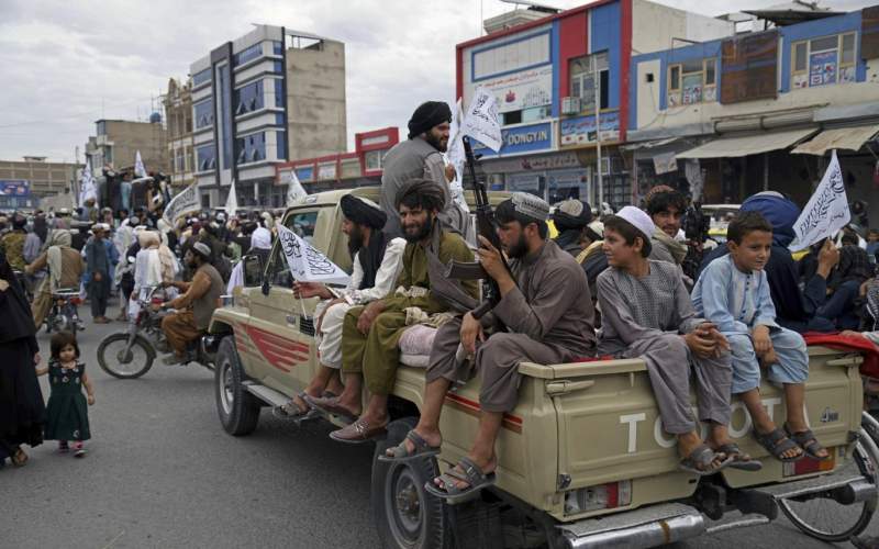 اعضای طالبان در جریان رزمایش نظامی در قندهار