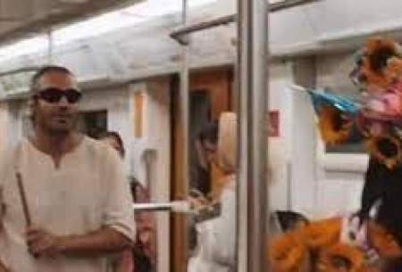 ویدئو جالب از رپ‌خوانی یک جوان در متروی تهران