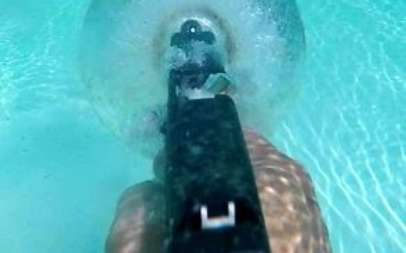 اگر زیر آب با کُلت شلیک کنیدچه اتفاقی می افتد؟