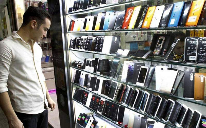 قیمت انواع تلفن همراه در بازار امروز/جدول