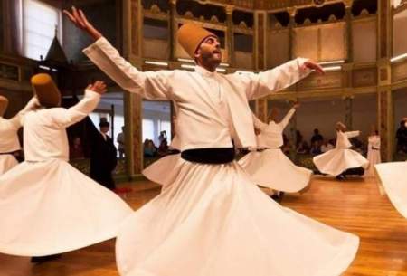 رقص سماع‌صدها صوفی در‌سالگرد درگذشت مولانا