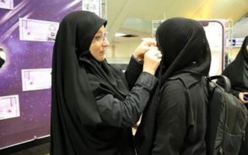 فیلم جنجالی از دعوا در مترو بر سر حجاب