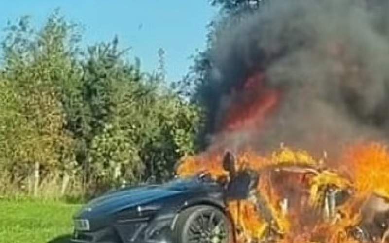 خودروی اسپورت برقی مک‌لارن در آتش سوخت