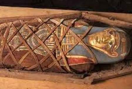 لحظه شگفت‌انگیز بازکردن تابوت باستانی در مصر