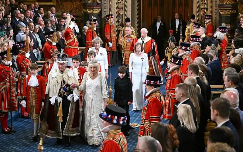 بازگشایی پارلمان بریتانیا با حضور یک شاه 