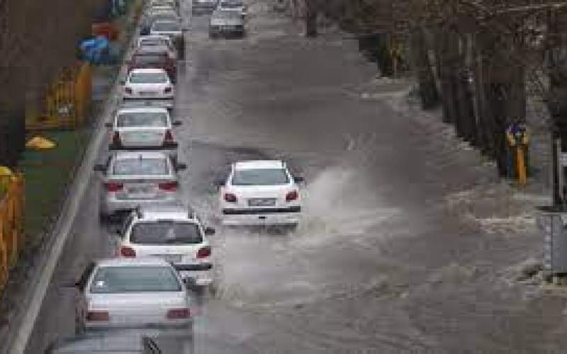 خیابان معروف تهران تبدیل به رودخانه شد