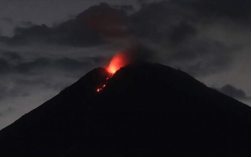 فوران آتشفشان در «پاپوآ گینه نو»؛ پروازها لغو شد