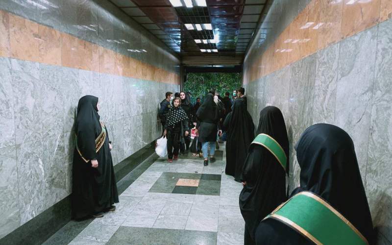 کسی مسئولیت حجاب بانان مترو را نمی‌پذیرد