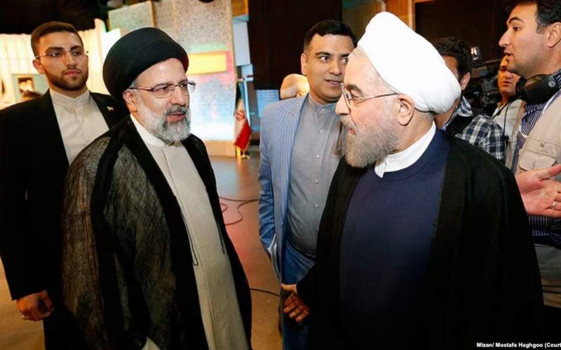 حسن روحانی و ابراهیم رئیسی در یکی از مناظره‌های انتخابات ریاست‌جمهوری سال ۱۳۹۶