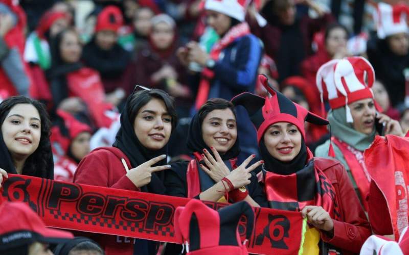 استقبال بانوان پرسپولیسی از بازی با الدحیل