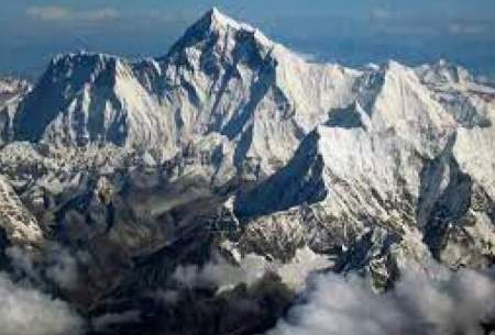 لحظه پرالتهاب سقوط یک کوهنورد در اورست
