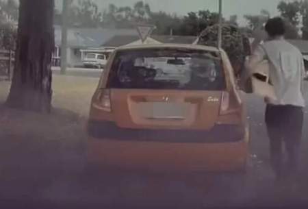 نجات راننده خودروی سواری از برخورد صاعقه‌