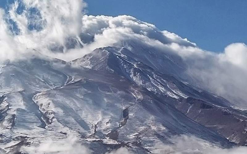 قله دماوند در آغوش ابرها /فیلم
