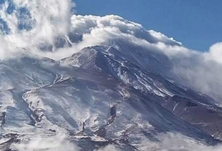 قله دماوند در آغوش ابرها /فیلم