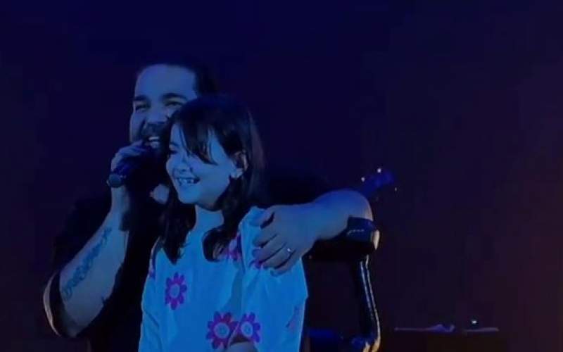 عاشقانه‌های رضا صادقی و دخترش وسط کنسرت