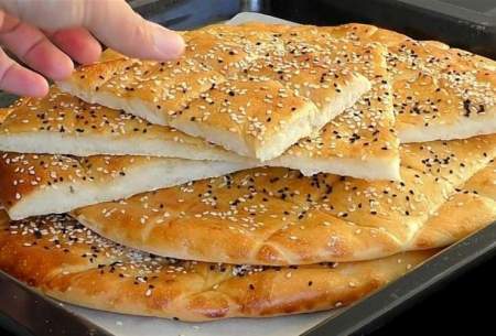ساده‌ترین روش تهیه نان ترکی در خانه /فیلم