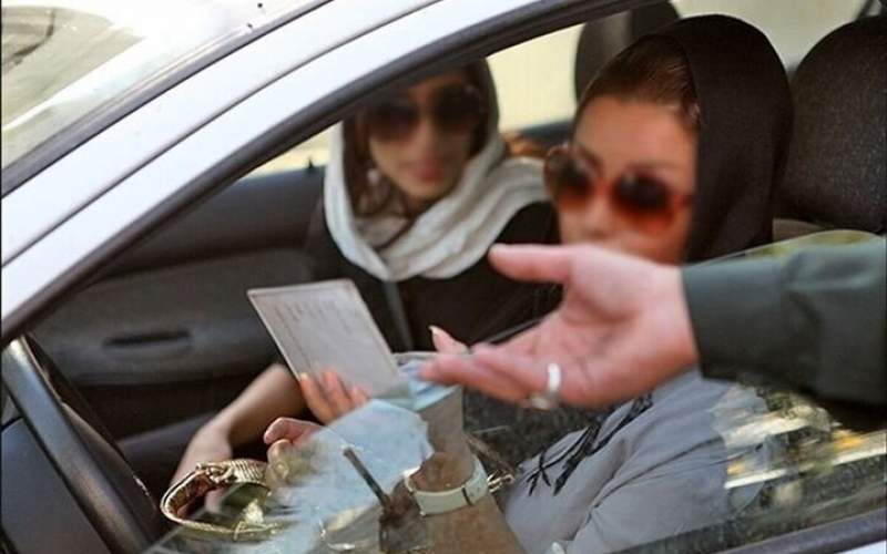 پلیس حق توقیف خودرو به‌علت بی‌حجابی را ندارد