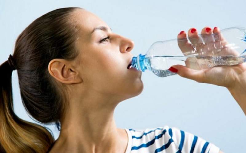 آب درون بطری بخوریم یا آب لوله کشی؟