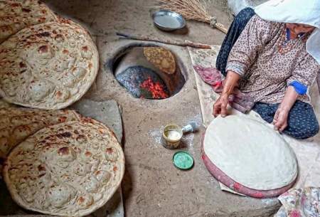 پخت نان محلی به شیوه مادربزرگ روستایی