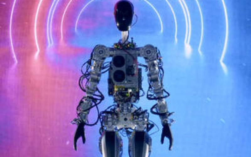 تصاویر شگفت‌‎انگیز از ربات انسان‌نمای تسلا