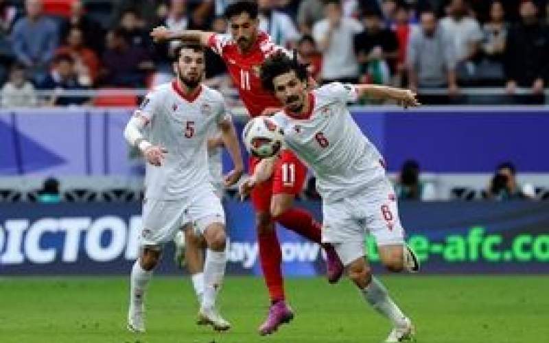 سنگ تمام هواداران تاجیکستان برای بازیکنانشان
