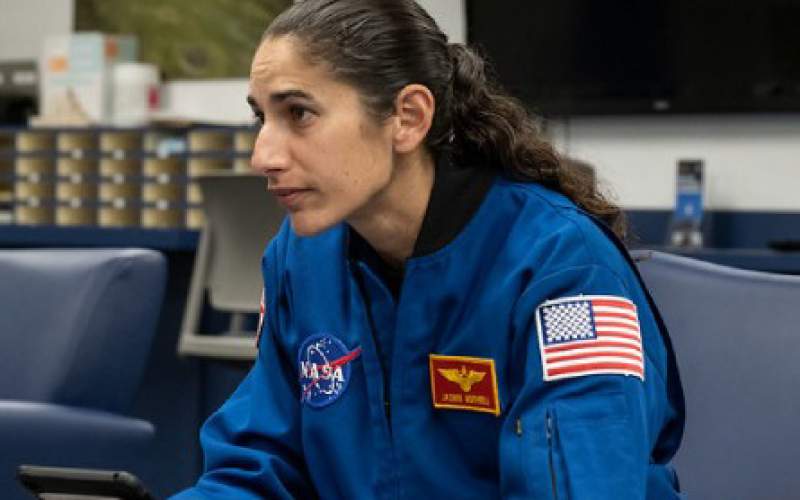 یاسمین مقبلی در ایستگاه فضایی سلمانی باز کرد