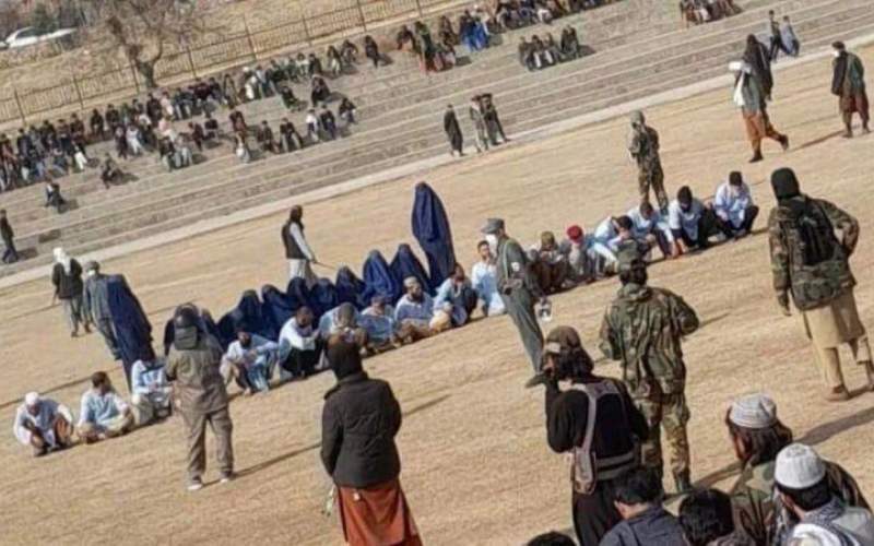 طالبان علاوه بر اجرای احکام اعدام در ملاعام از ورزشگاه‌ها نیز برای اجرای احکام شلاق استفاده می‌کنند؛ در اواخر سال گذشته گزارش شد که طالبان این ۹ زن و ۱۸ مرد را در پروان شلاق زدند!