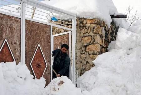 فیلمی از حجم بارش برف در شهرستان کوهرنگ