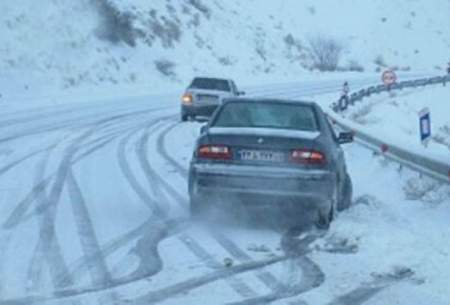 بارش برف و باران در جاده‌های ۲۱ استان