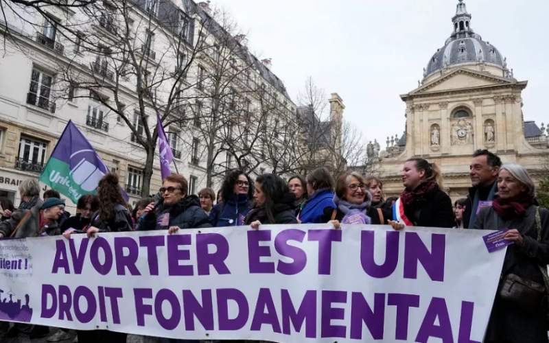 زنان فرانسوی در آستانه کسب یک حق بنیادین