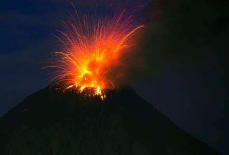 فوران آتشفشان در پارک ملی اکوادور/فیلم