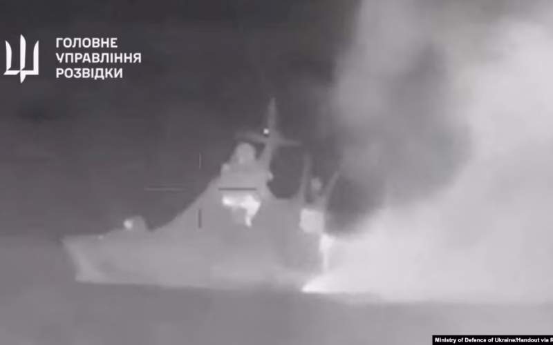  تصویری که ارتش اوکراین از آتش‌سوزی و غرق شدن کشتی گشت‌زنی روسیه منتشر کرده است