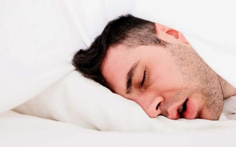 آیا خوابیدن روی شکم مضر است؟
