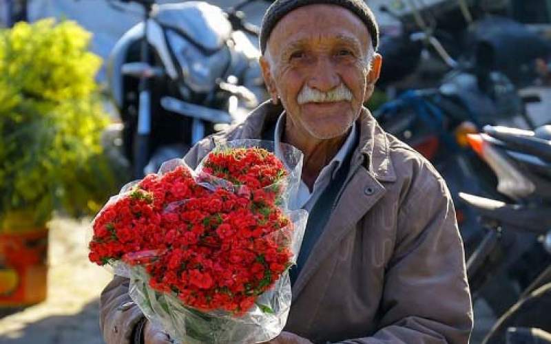 حال و هوای بازارگل محلاتی درآستانه نوروز باستانی