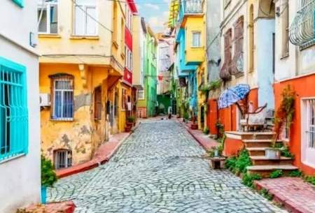 محله‌ای قدیمی و رنگارنگ در قلب استانبول