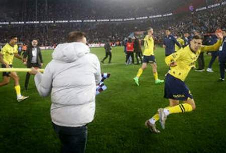 تصاویری از اجرای فن کشتی‌کج در زمین فوتبال!