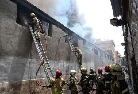 آتش‌سوزی در یک انبار مواد غذایی در تهران