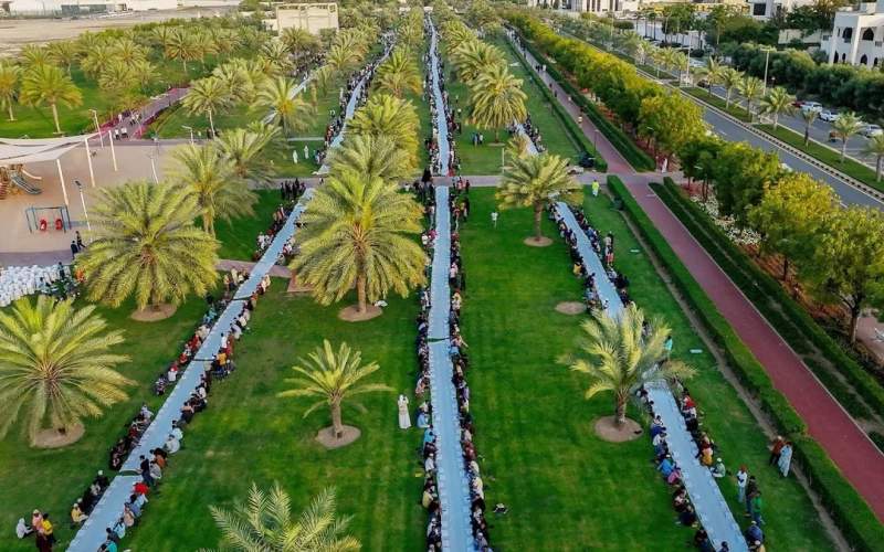 طولانی‌ترین سفره افطار دسته جمعی در امارات