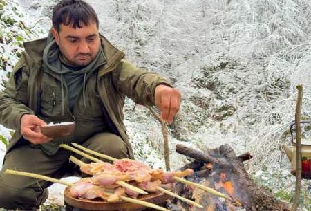 نمایی دیدنی از تهیه جوجه کباب در کوهستان