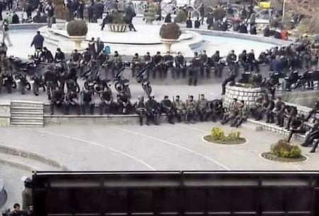 تصویری در شبکه‌های اجتماعی از نحوه اجرای طرح حجاب در تهران منتشر شده که حضور بیشمار نیروهای پلیس در چهارراه ولیعصر را نشان می‌دهد